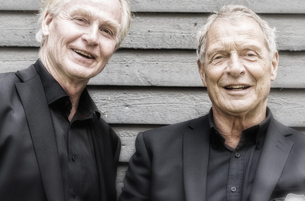 Adolphson & Falk- Med Julen i Blodet